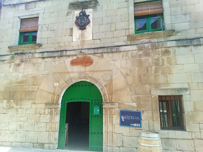 puerta silleria bar restaurante